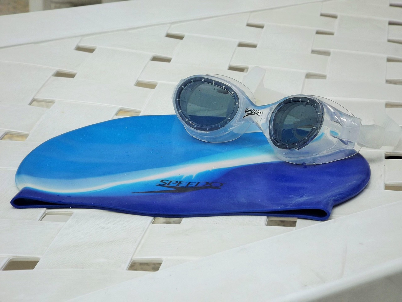 实名抖音号买卖：qq代理平台私人订制