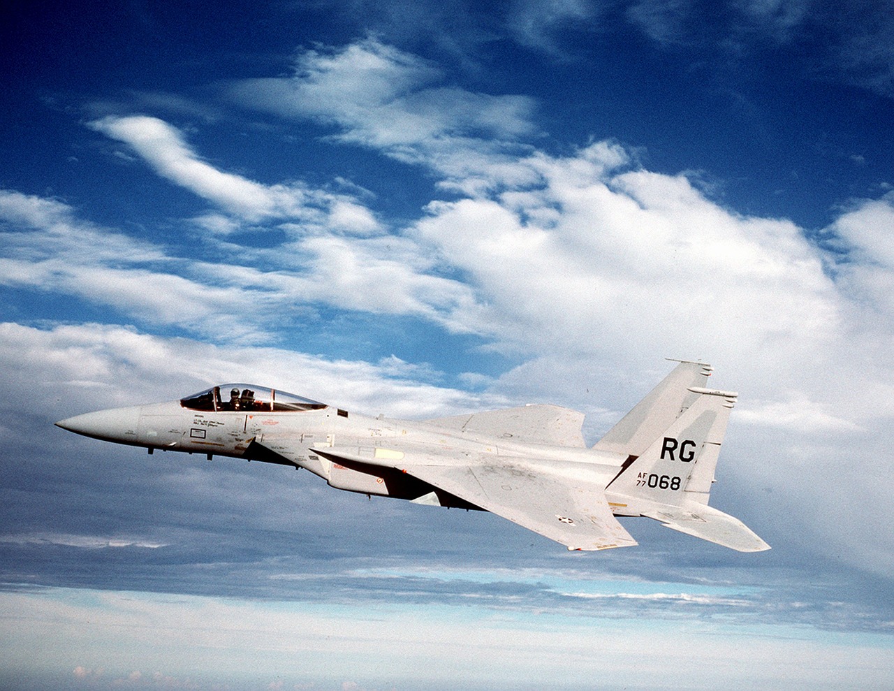 微信老号买卖:银行开户手续费查询平台